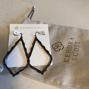 New Kendra Scott Sophia Drop Earrings in Gunmetal